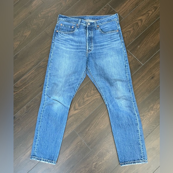 Levis 501 women’s denim size 31 X 28 - Picture 2 of 5
